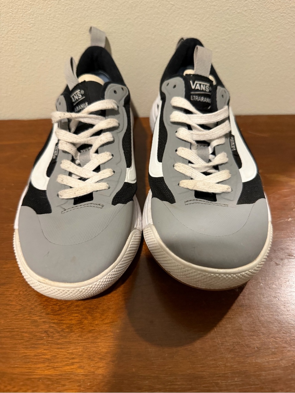Vans Ultrarange Men’s Sneaker - Gray Black White